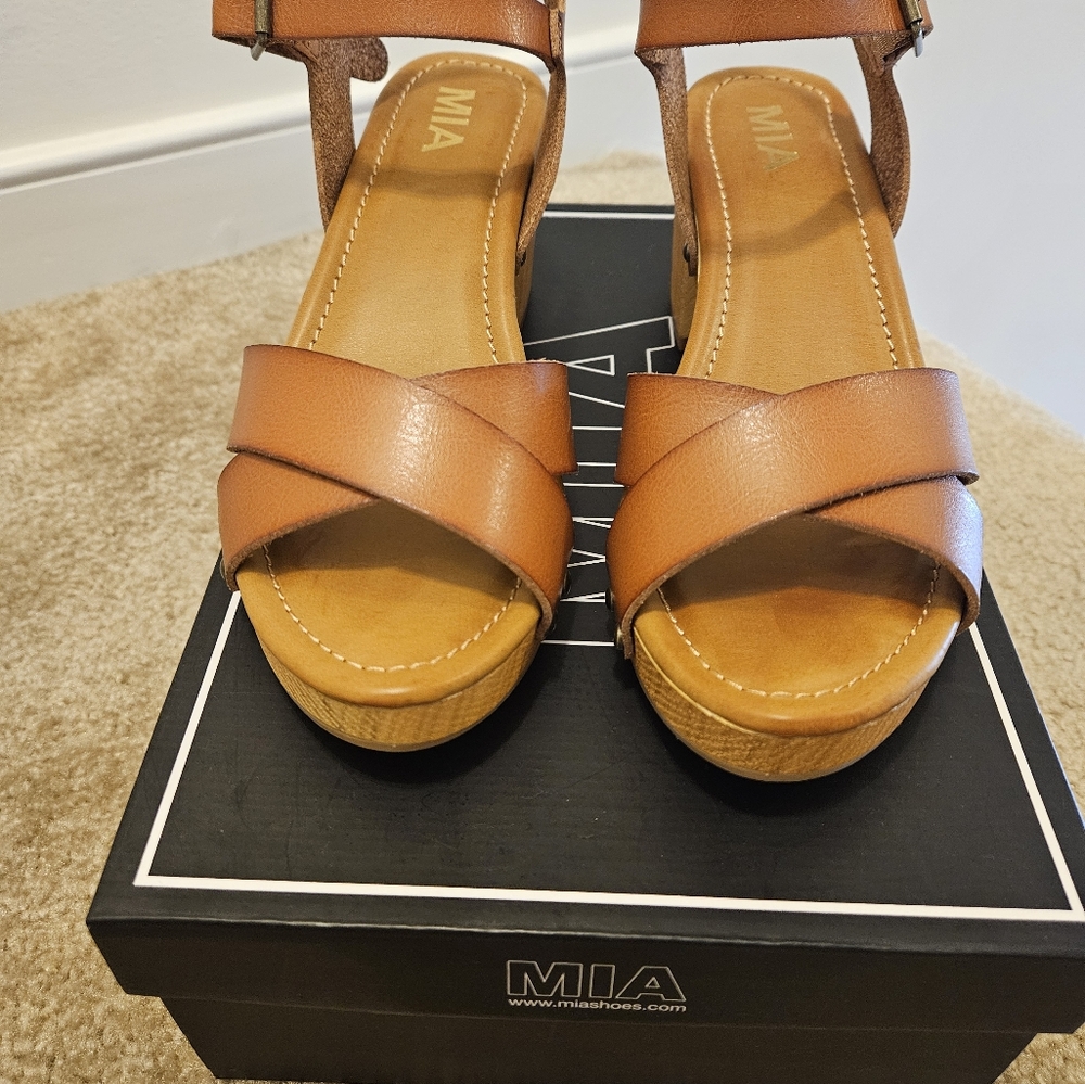 MIA casual clog sandal, size 6.5 med.